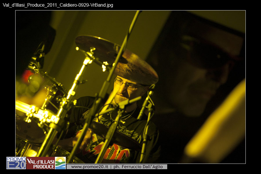 Val_d'Illasi_Produce_2011_Caldiero-0929-VrBand