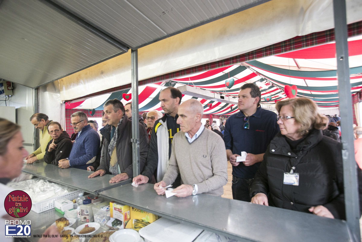 2015_012680_Natale_tra_gli_olivi