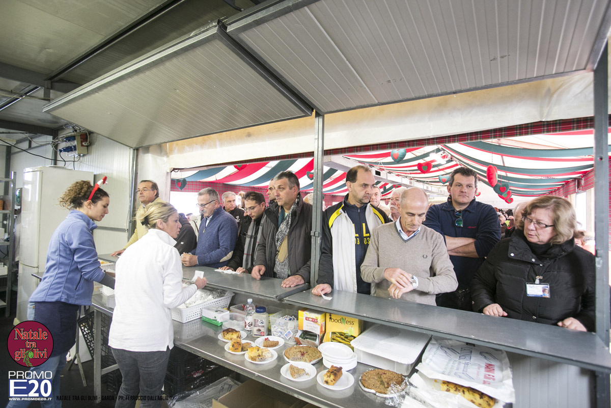 2015_012682_Natale_tra_gli_olivi
