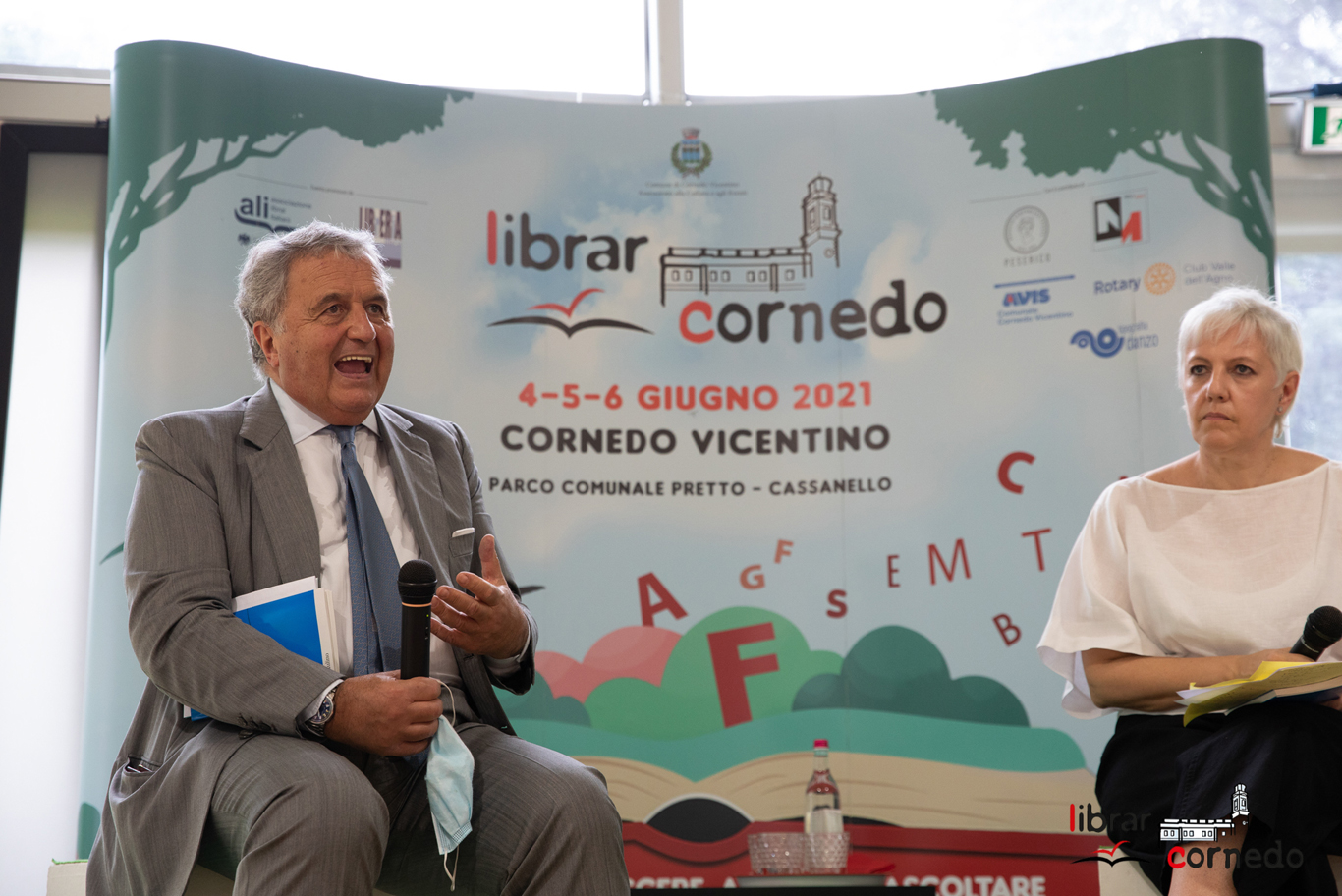 LibrarCornedo2021-0123