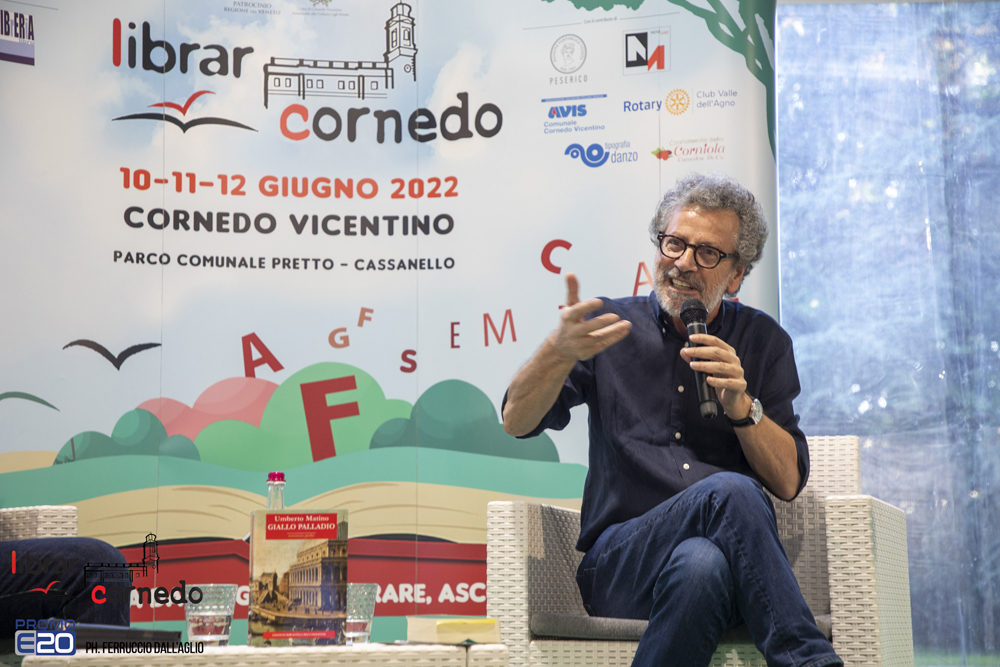 2022-LibrarCornedo-0213
