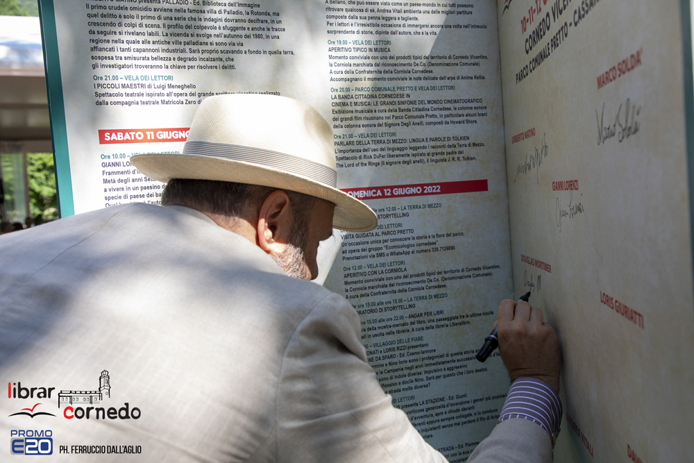 2022-LibrarCornedo-0596