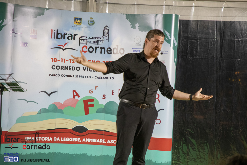 2022-LibrarCornedo-1040