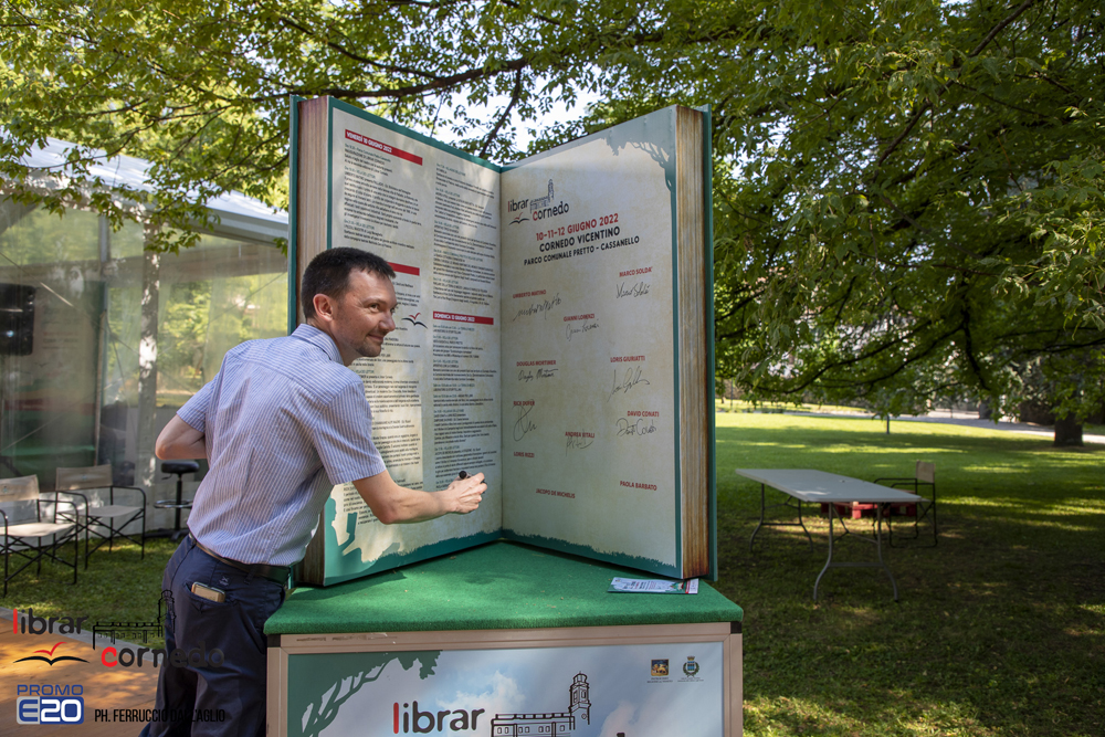 2022-LibrarCornedo-1125
