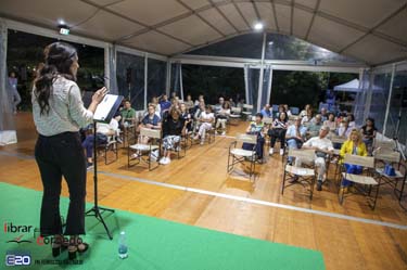 2022-LibrarCornedo-0325