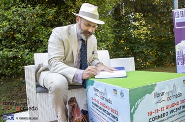 2022-LibrarCornedo-0561