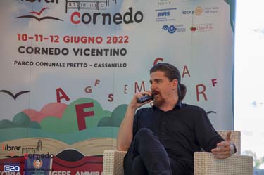 2022-LibrarCornedo-0693