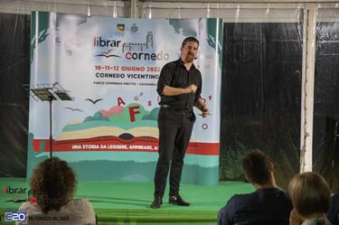 2022-LibrarCornedo-1038