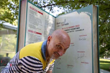 2022-LibrarCornedo-1111